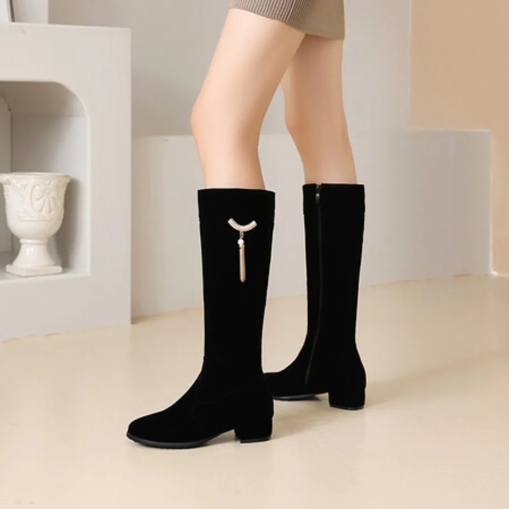Botas hasta la rodilla para Mujer, zapatos de tacón alto a la moda para fiesta de invierno, botines gruesos con borlas, talla grande 43, rojo y negro, novedad de 2026