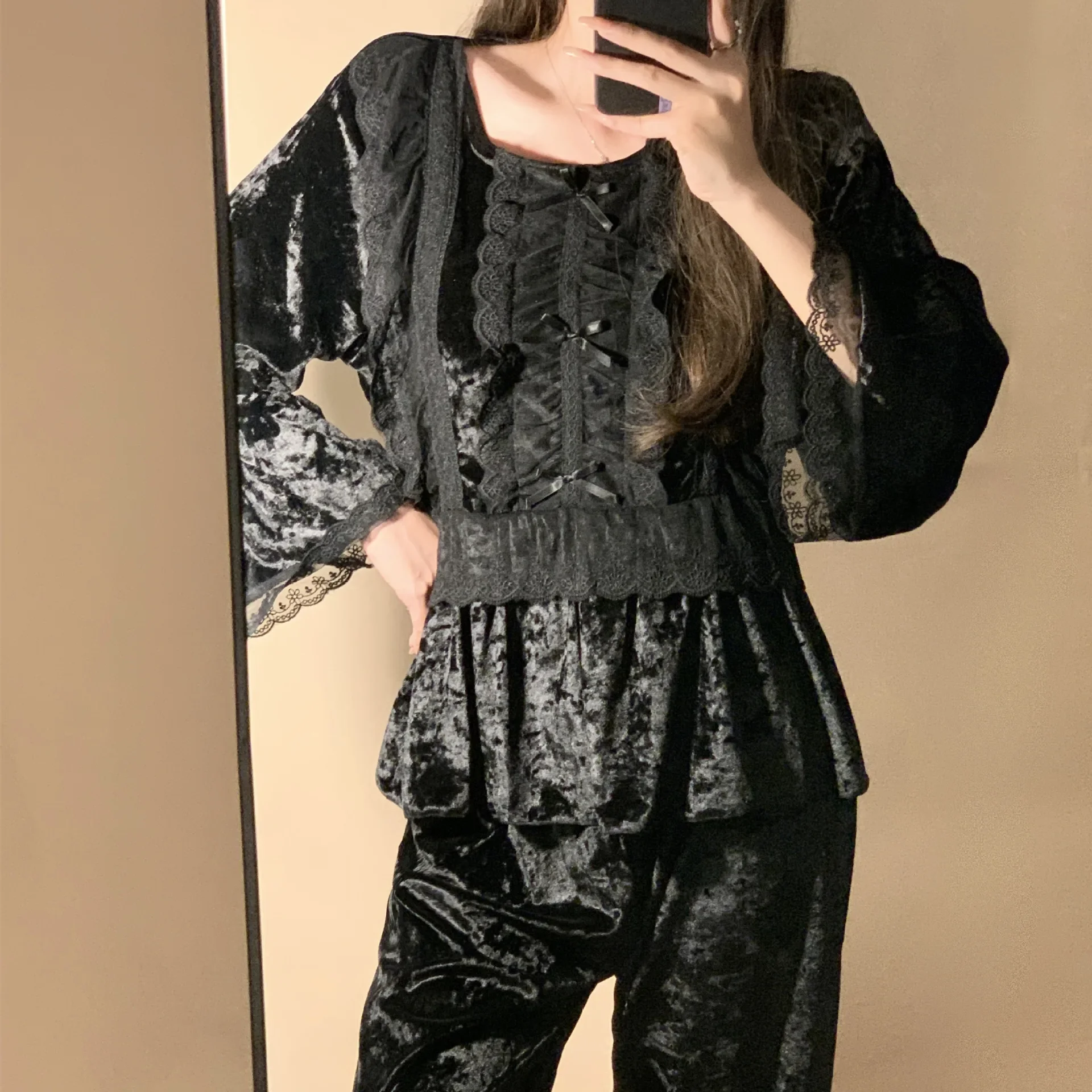 

Velvet French Princess Sleepwear 2Pcs Pajamas Set Sweet Lace Trim Nightwear Pijamas Suit Autumn Winter Velour Loose Homewear