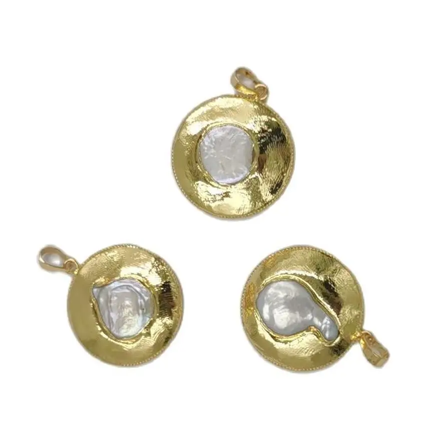 

WT-JP303 Fashion gold electroplated resist tarnishable Pearl pendant women 30mm round gold bezel pearl necklace pendant