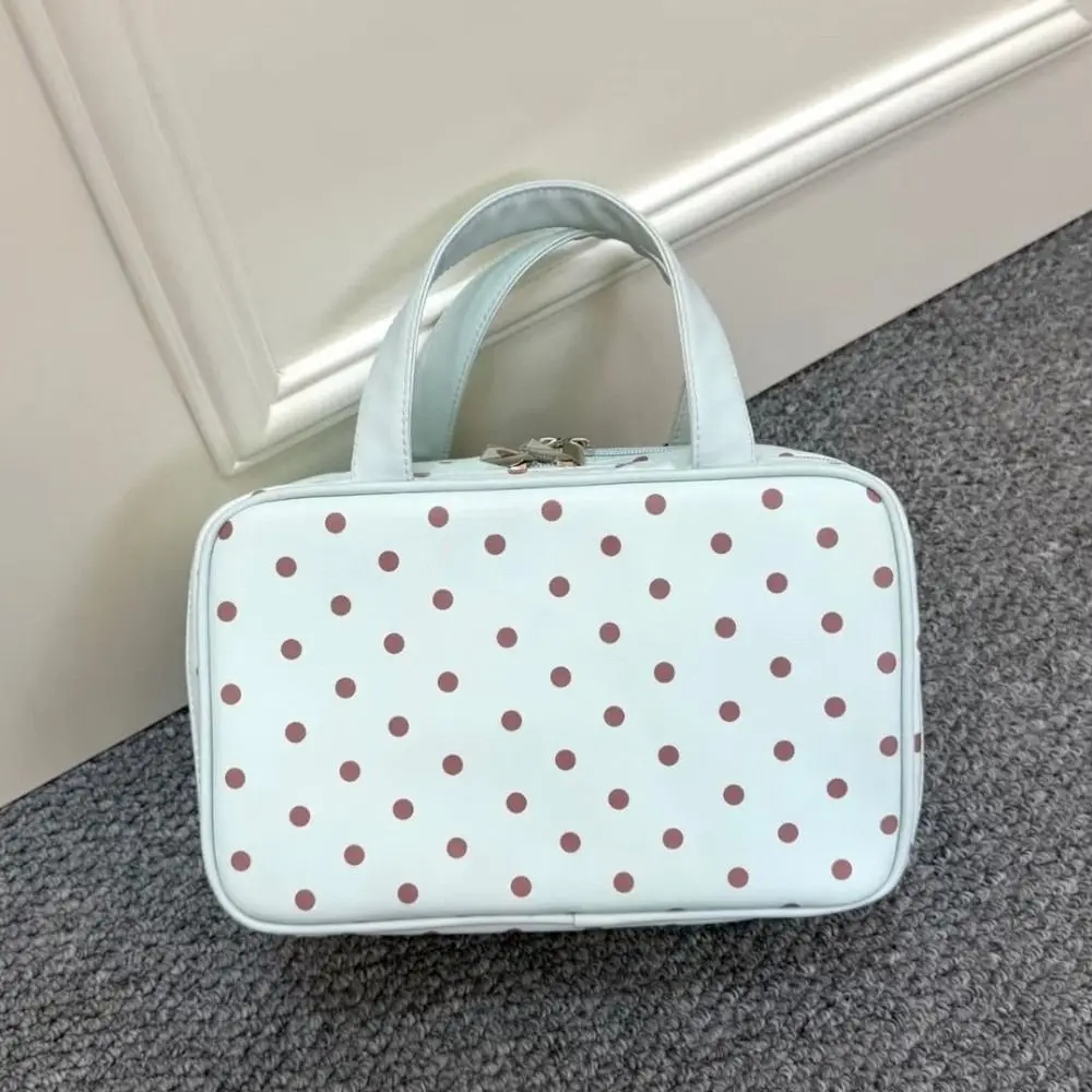 Multifunktionale Polka-Dot-Kosmetiktasche mit großem Fassungsvermögen und Griff, dreilagige PU-Reise-Toilettentasche – Detail 11
