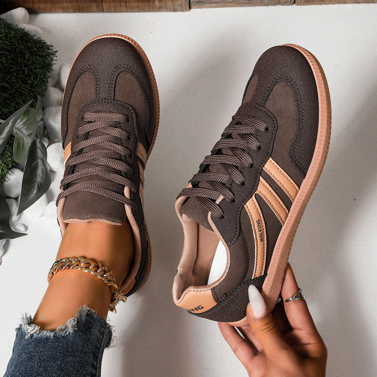 Dexun Scarpe da donna 2025 Nuova primavera Scarpe basse leggere popolari Scarpe da ginnastica casual di nicchia per studenti versatili