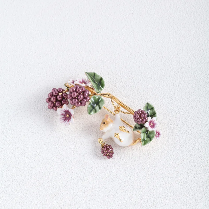 

Fashion Hand-painted Enamel Lovely Purple Glass Pearls Vole Blackberry Raspberry Flower Green Leaf Temperament Brooch Enamel Pin