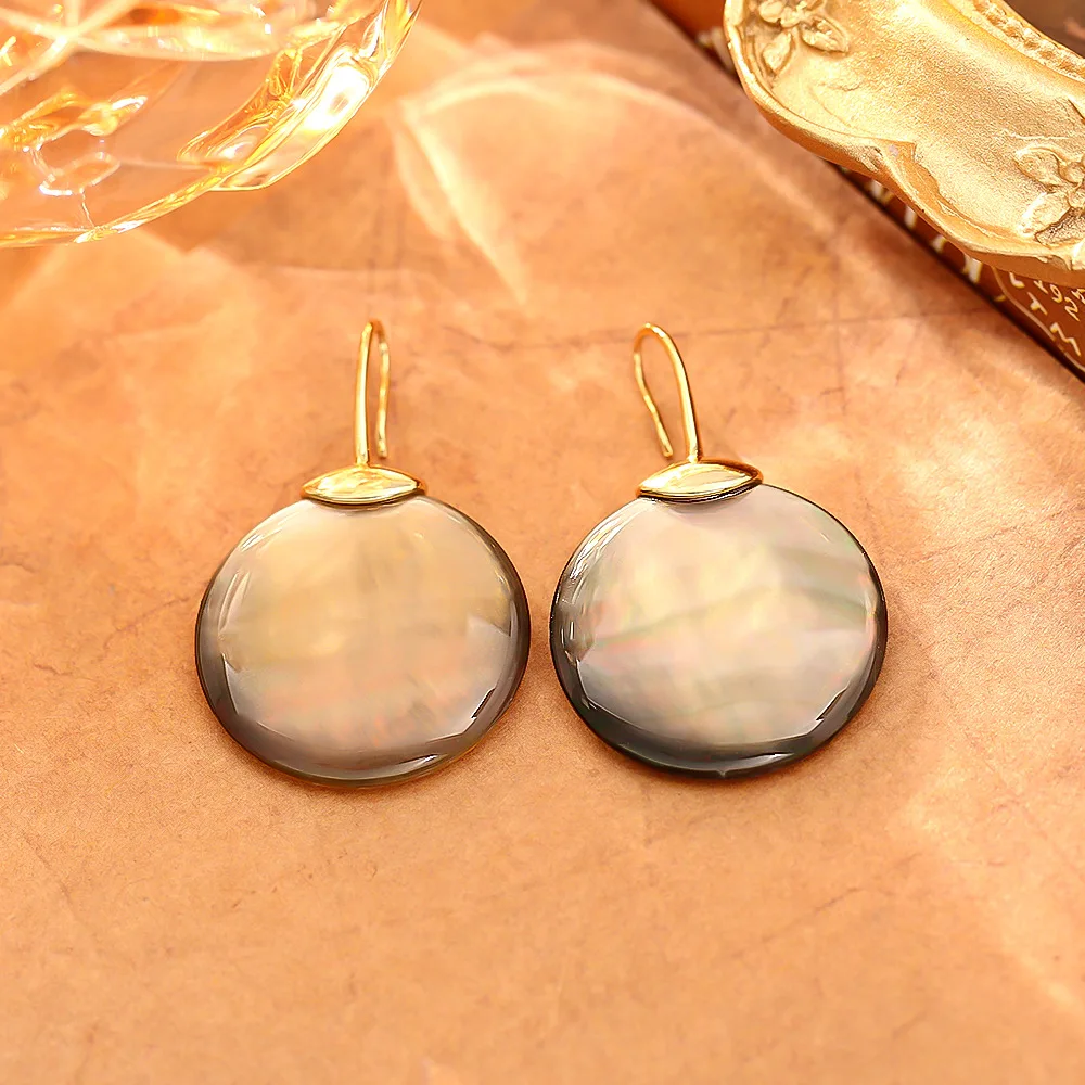 

Natural mother-of-pearl earrings, light luxury, high quality, simple temperament, ear hooks, exquisite and versatile earrings
