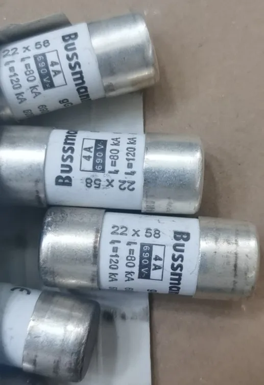 

Fuses: C22G4 4A 690V gG / C22G6 C22G8 C22G10 C22G12 C22G16 C22G20 C22G25 C22G32 C22G40 C22G50 C22G63 C22G80 C22G100 C22G125