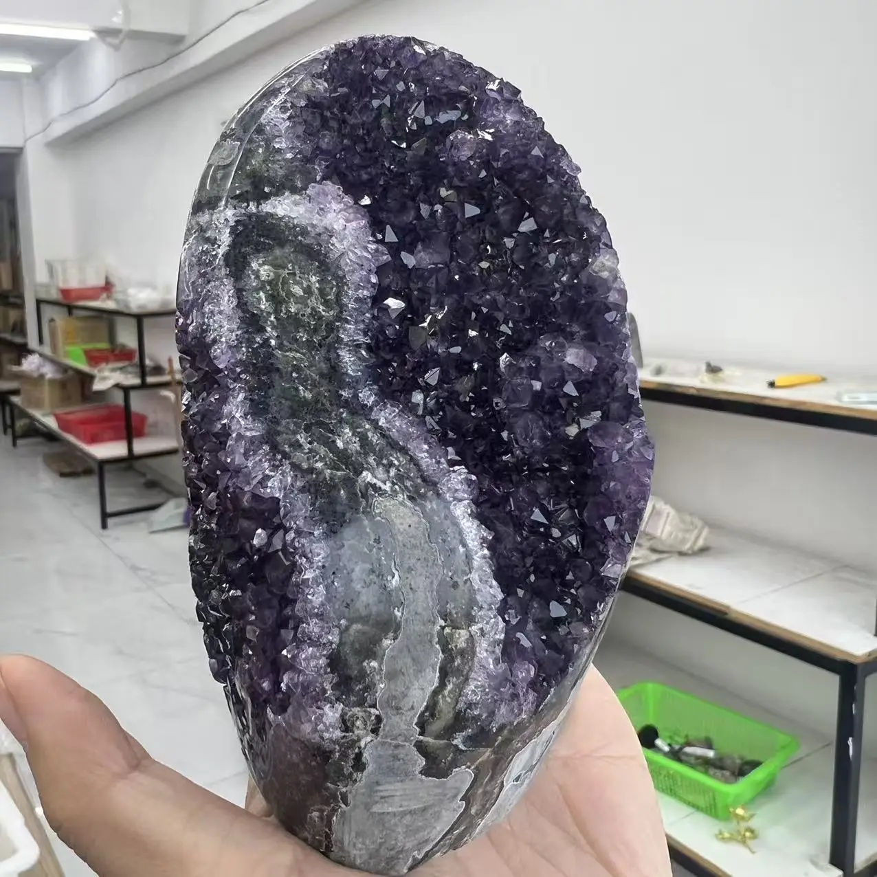 support-en-grappe-de-cristal-de-quartz-amethyste-de-reve-d'uruguay-naturel-1042g-107cm