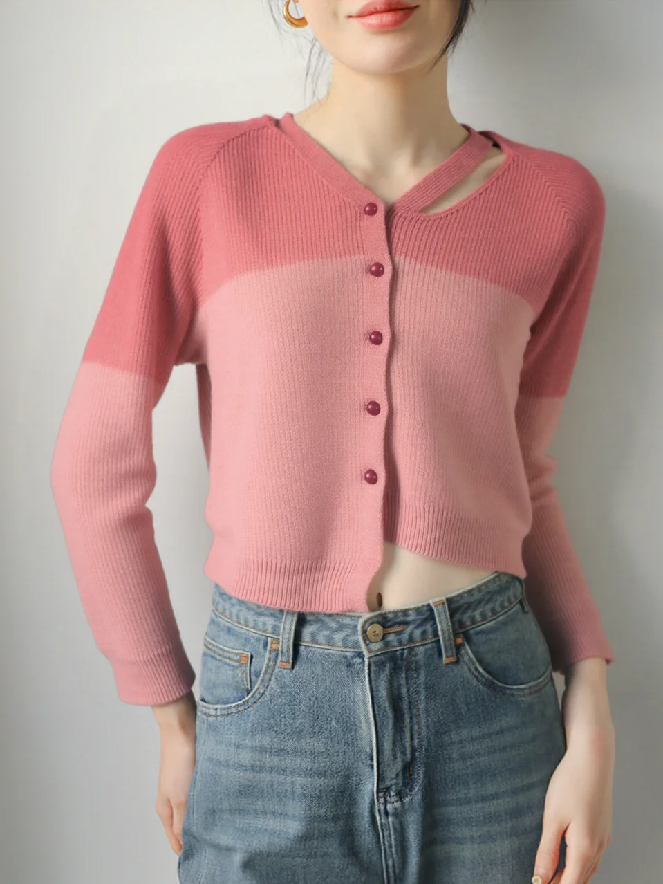 

Новый осенне-зимний атмосферный кардиган 2025 года, повседневный женский свитер с градиентом, топ в стиле модели, короткий трикотаж приталенного кроя, подходит для прогулок и дат