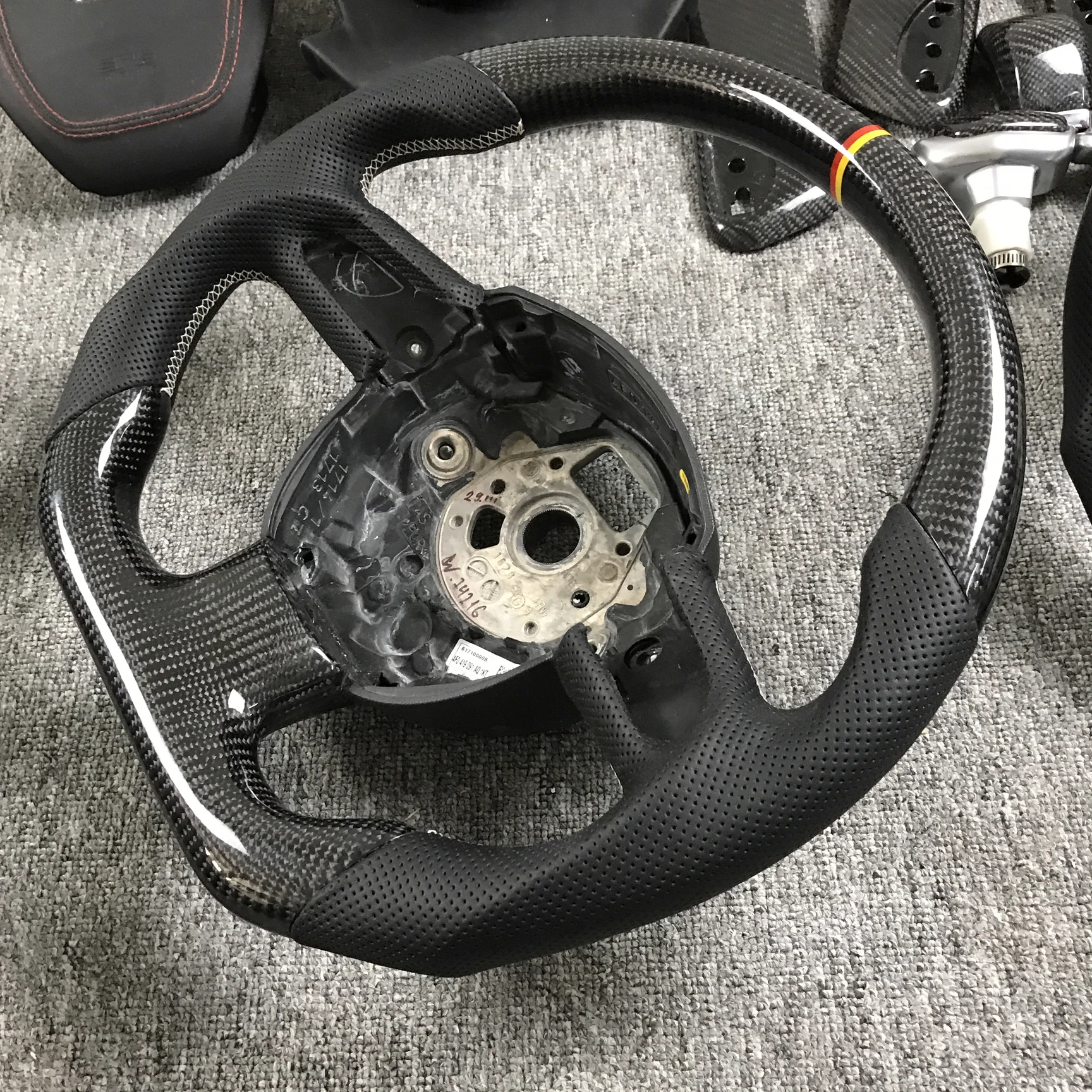 100% Real Carbon Fiber Car Steering Wheel For Audi A3 A4 A5 A6 A8 Q5 Q7 S3 S4 S5 S6 S8 RS4