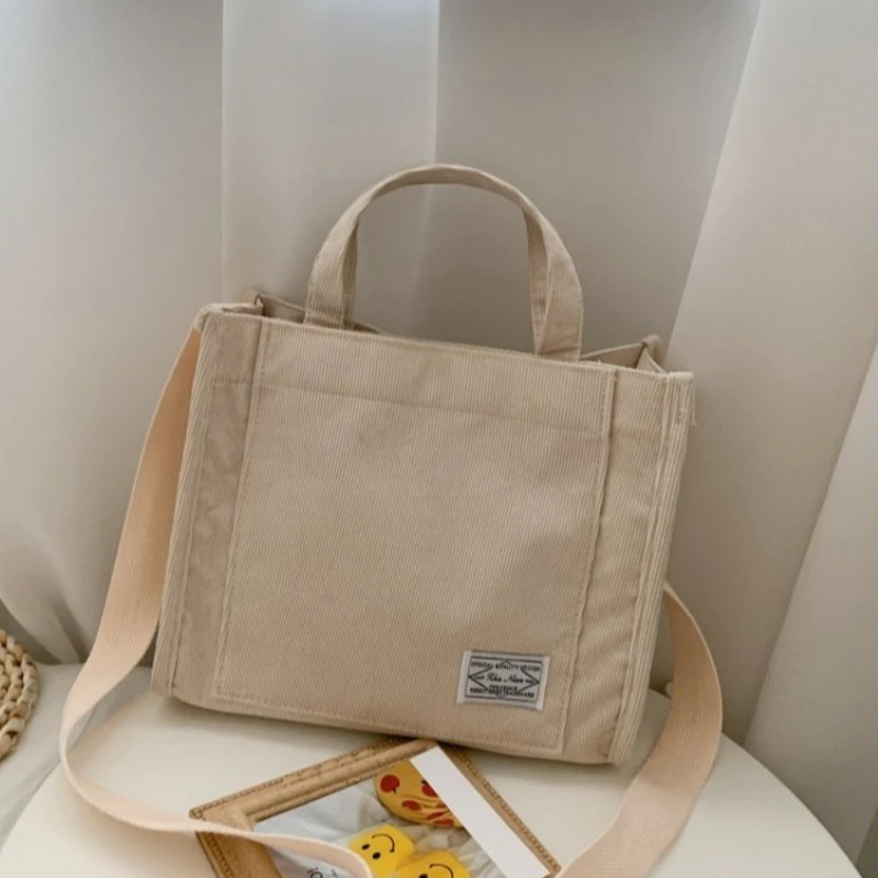 女性用ショルダーバッグ新しいスタイルシンプルなコーデュロイポータブル大容量バッグインファッショントレンド小さな正方形ハンドバッグ