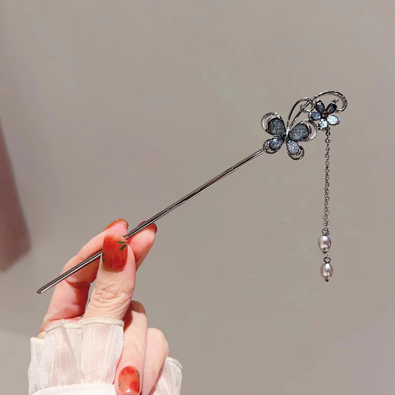 

Chinese Butterfly Hairpin Retro Hair Chignon With Tassel Vintage Alloy Flower Hair Stick Forks Ancient Han Costume Headwear Gift