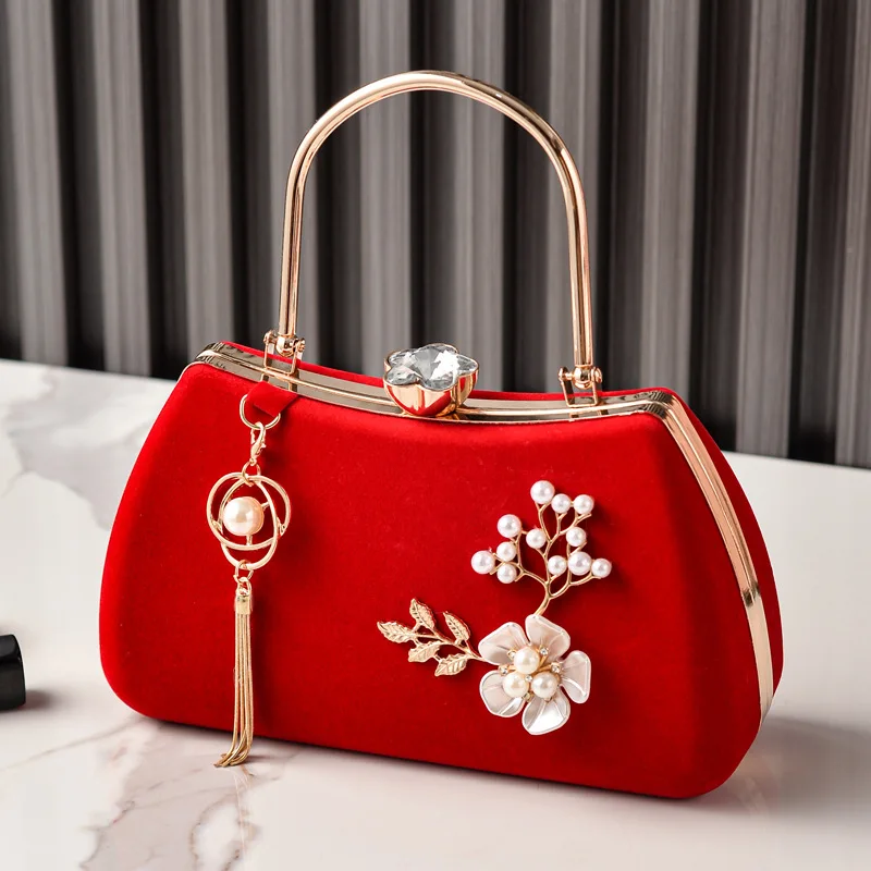 

Fringed pendant with diamonds and satin, dinner bag, portable banquet bag, Hanfu dress bag, cheongsam diagonal span bag.