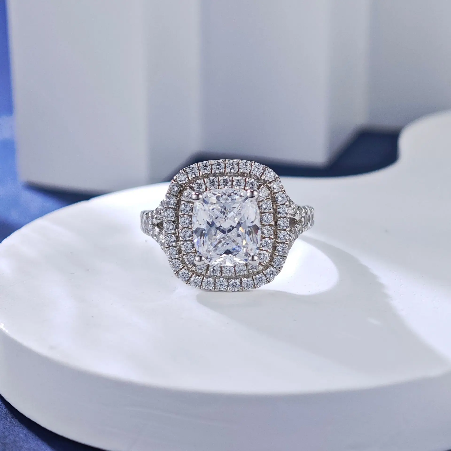 PT950 Platinum Women's Ring, 3Ct Emerald-Cut Moissanite, Luxury Inlay, Elegant Style Diamond Ring