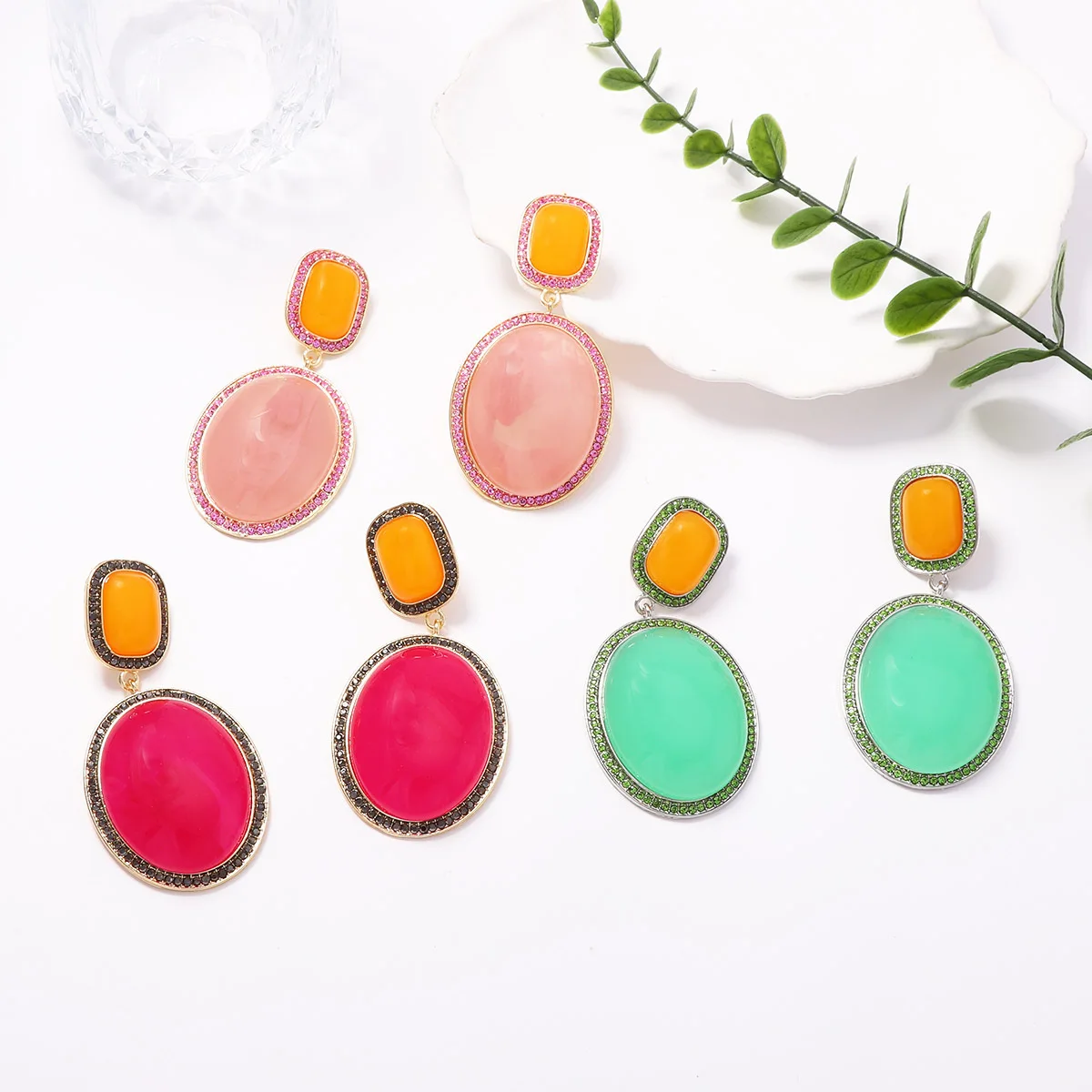 ZA wind color resin oval earrings, heavy industry diamond-set geometric contrasting color high-end versatile earrings