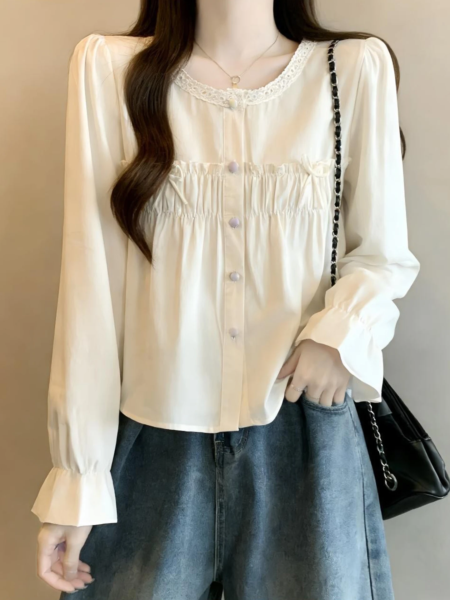 

Белая женская блузка с кружевной отделкой и вставками на плечах, весна 2026, новинка, большие размеры, модный топ в корейском стиле, свободный крой, длинный рукав