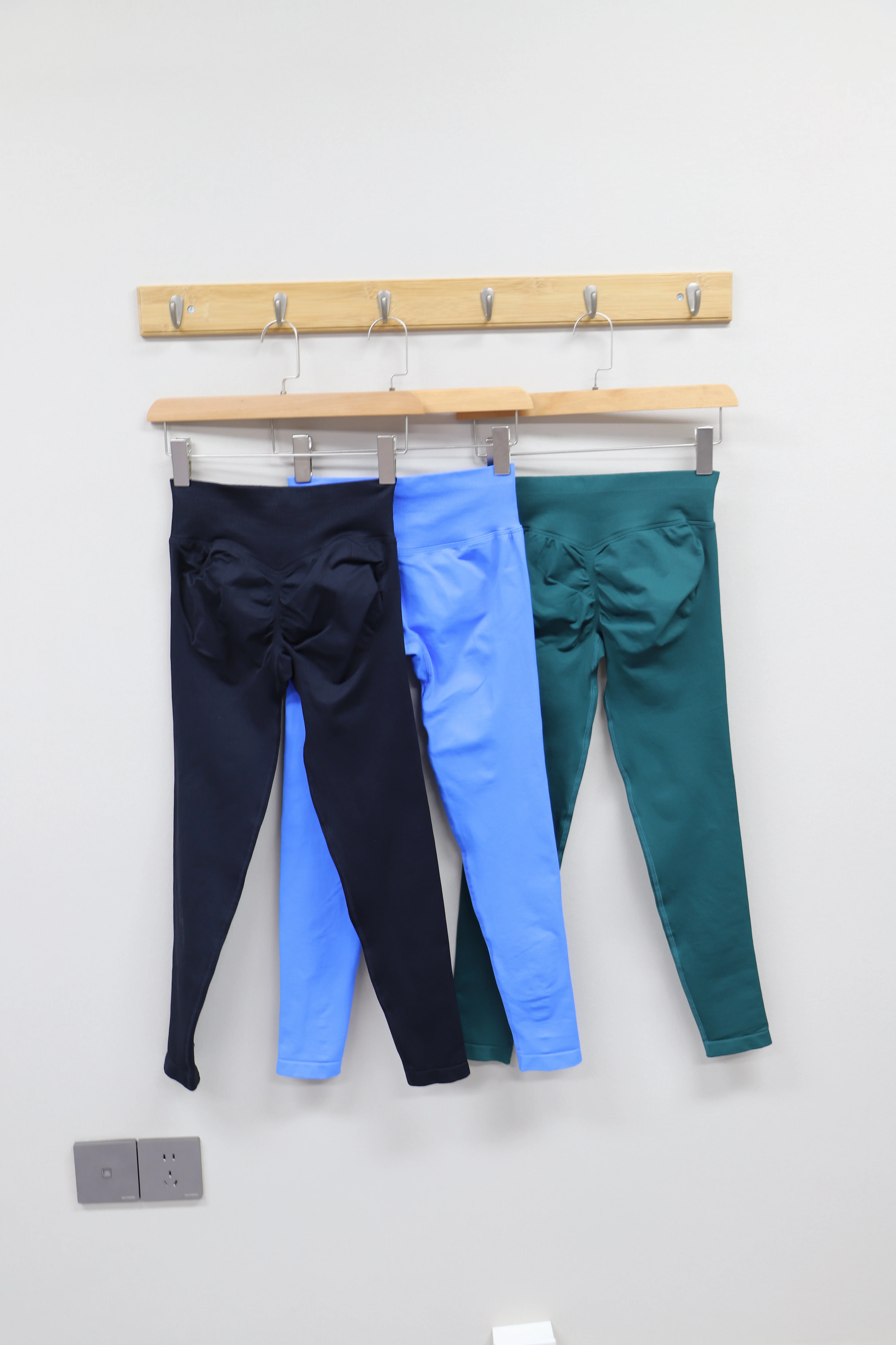 DFYZHE Seamless High Waist Shark yoga Pants Peach Butt Tight Long Pants Breathable Quick-Dry Fitness Training Sports Pants