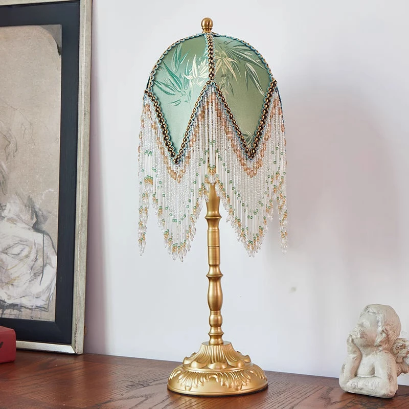 

Table lamp bedside lamp high-end bedroom living room creative atmosphere lamp