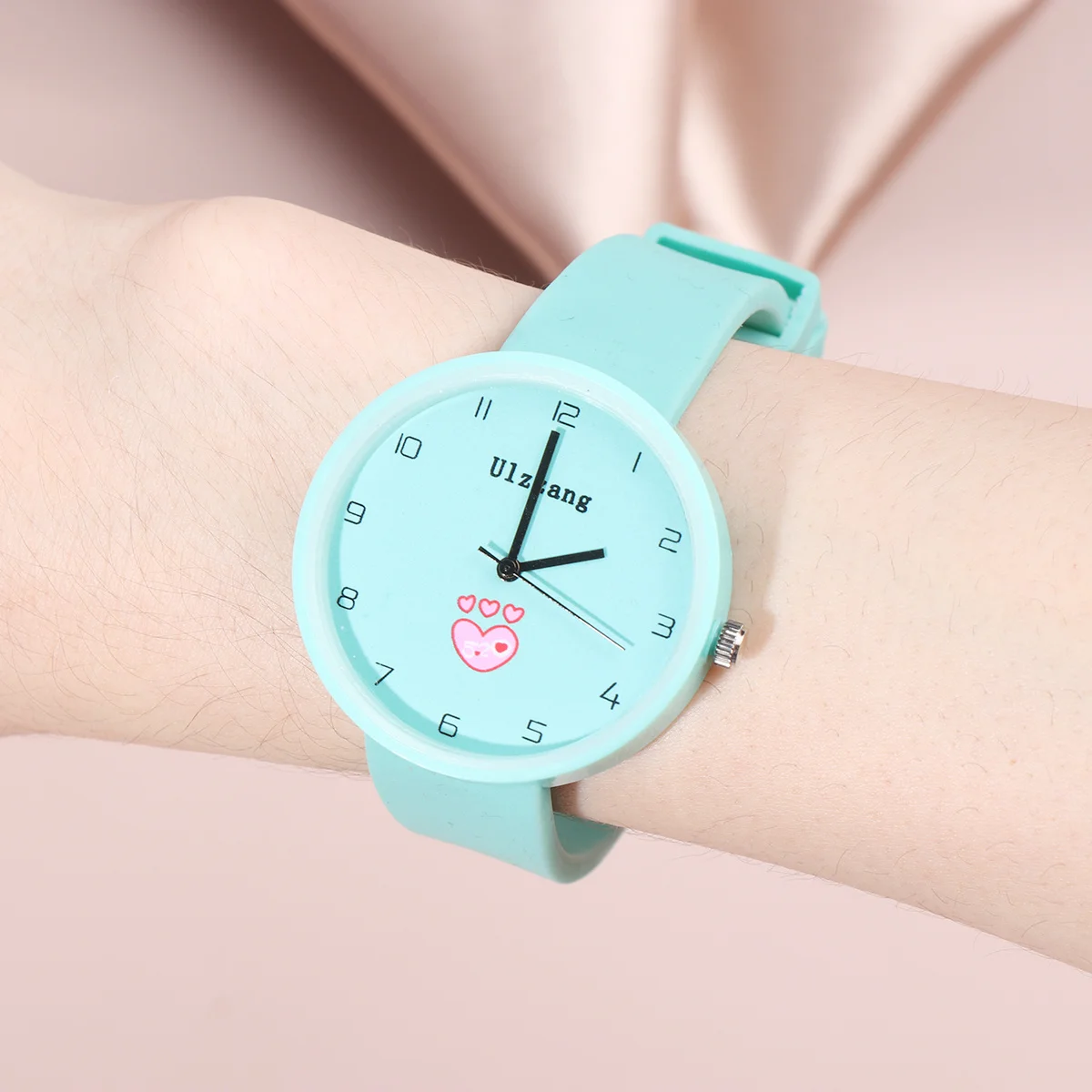 Orologio al quarzo impermeabile verde chiaro minimalista orologio da polso cinturino regolabile alla moda adatto per studenti bambini