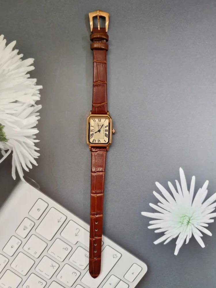 Vintage Brown Women's Quartz Watch Fashion Square Roman Numerals Clock Exquisite Leather Elegant Women's Watches