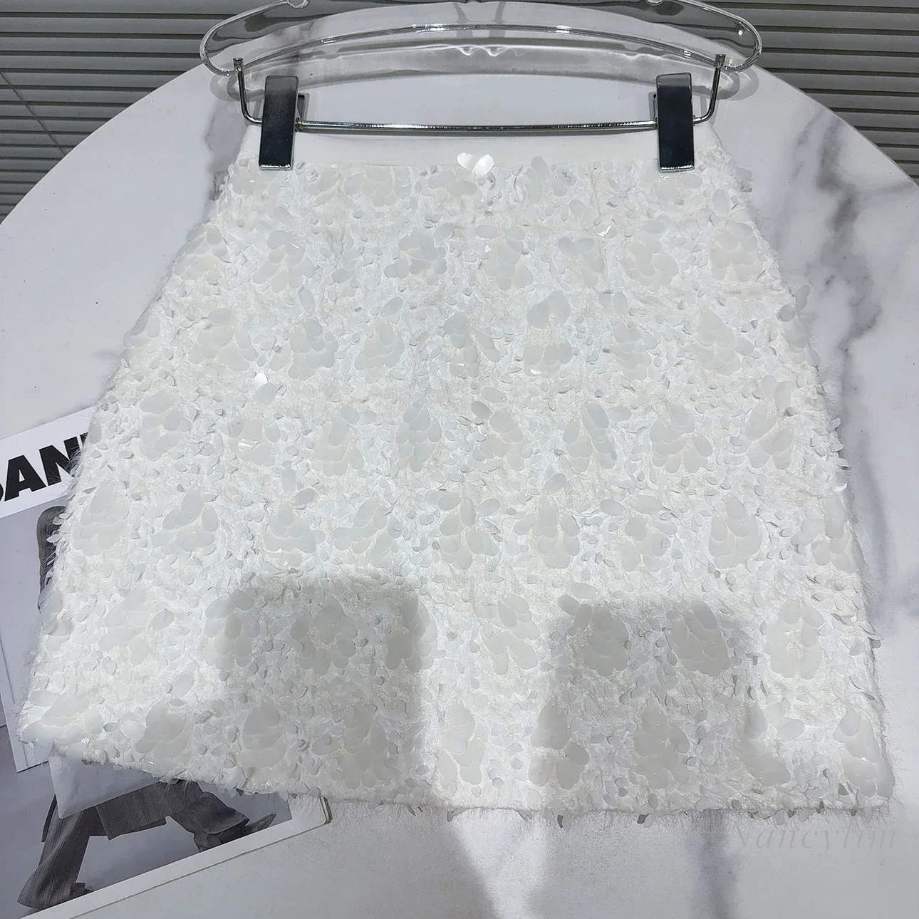 2024 Autumn New Chic Sequined Tweed Temperament Celebrity Short Skirt A-shaped Skirts for Women Elegant White Skirts