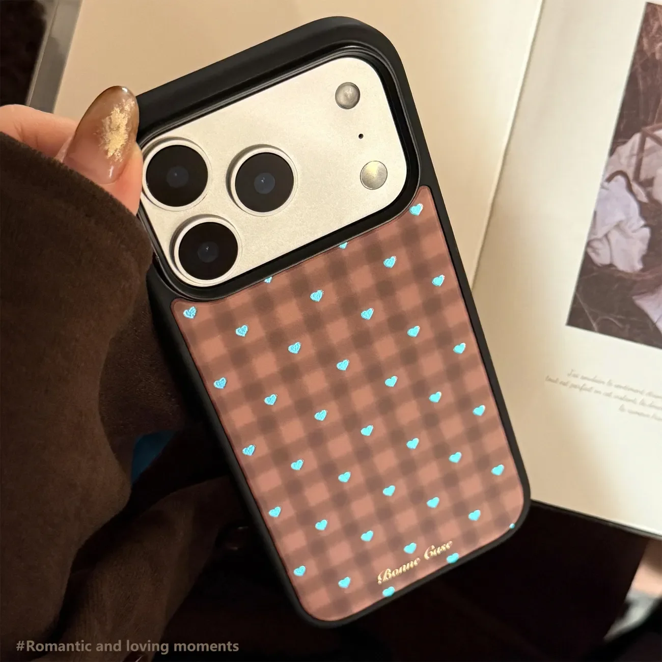 

Полноэкранный чехол для телефона с мигающим синим сердцем и коричневой сеткой для iPhone 17, 16, 15, 14, 13, 12 Pro Max Y2K, мягкий чехол с защитой от падения