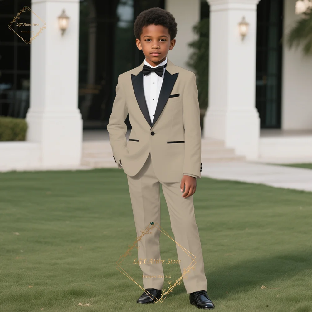 Luksusowy dwuczęściowy garnitur dla dzieci: czarny satynowy jednorzędowy klapy z ostrymi wierzchami, idealny na wesele, przyjęcie, bankiet, uroczystość lub wakacje w kurortzie.