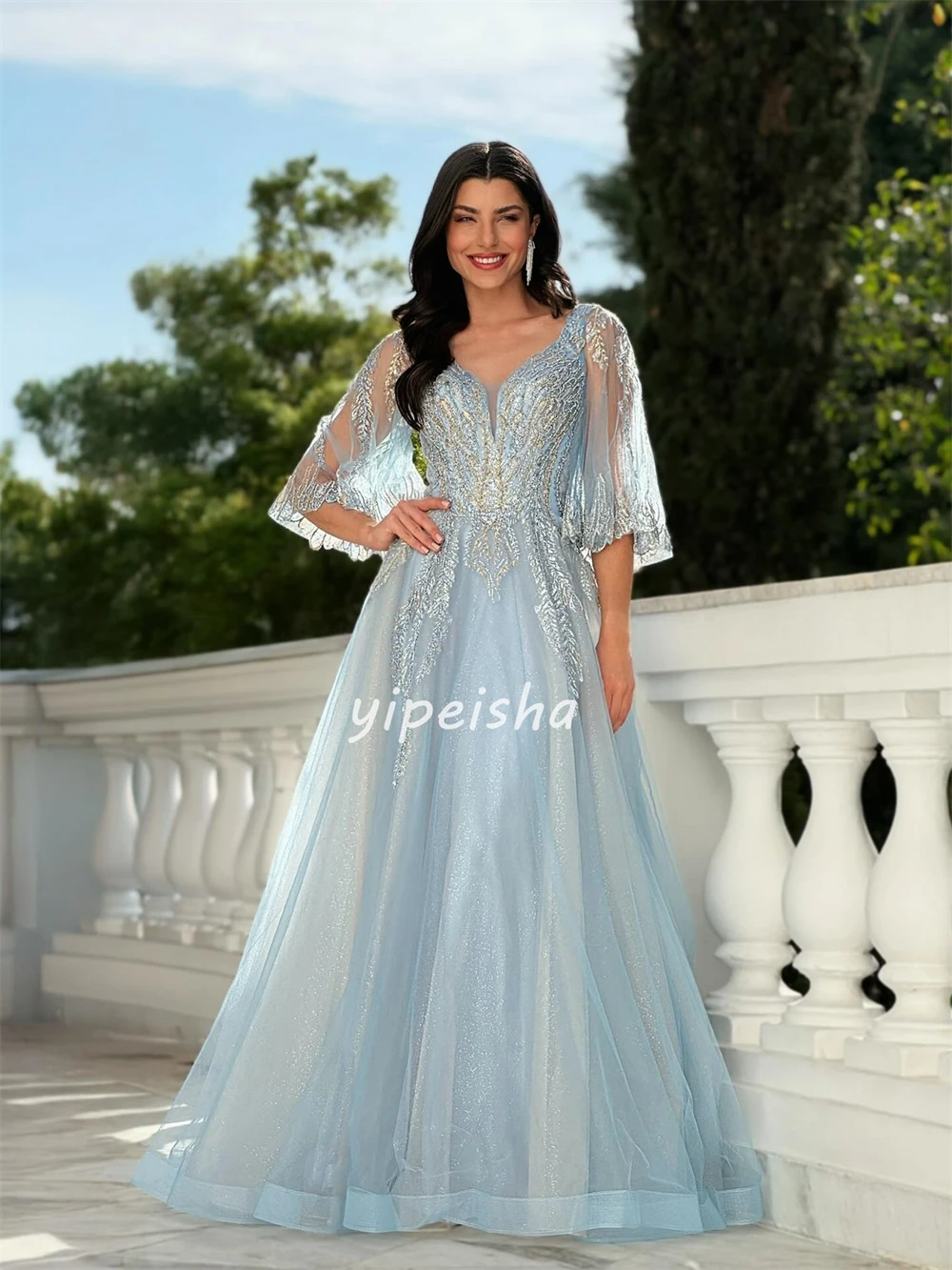 فساتين طويلة مخصصة على الطراز الحديث أنيقة مكشكشة مطرزة على شكل حرف a ورقبة على شكل حرف V فساتين مناسبة مخصصة مقاسات متاحة بجودة عالية