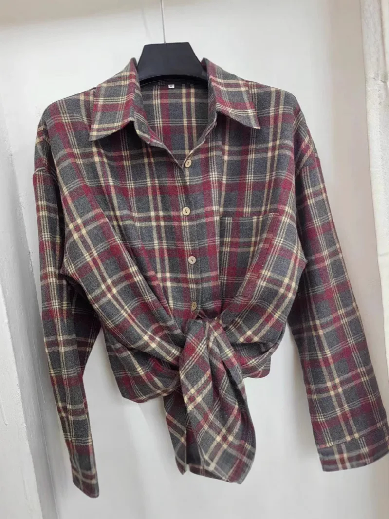 2025 Camicetta da donna scozzese ampia alla moda Camicie e camicette a maniche lunghe con risvolto elegante Top con lacci tascabile vintage femminile