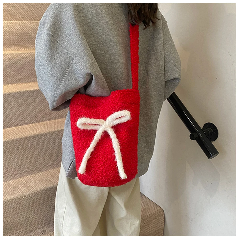 レッドプラッシュボウクリスマスカラーマッチングレディース2026新作シングルショルダーバッグ大容量バケットバッグクロスボディバッグ冬用