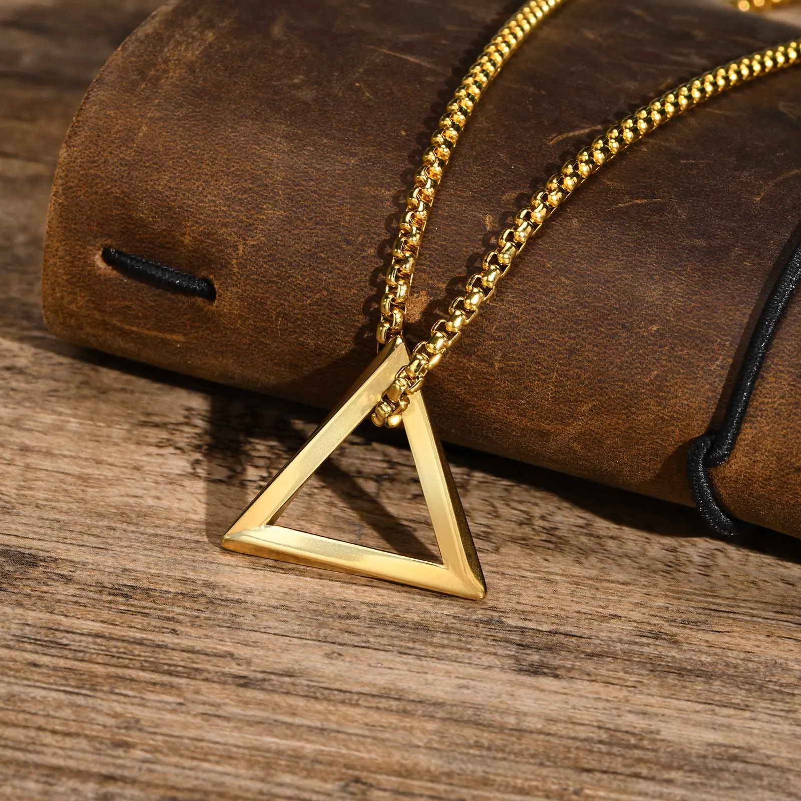 Nordische Wikinger-Halsketten für Herren für Jungen, wasserdichter dreieckiger geometrischer Anhänger aus Edelstahl, Amulett-Kragen, 55/60/70 cm Kastenkette – Detail 7