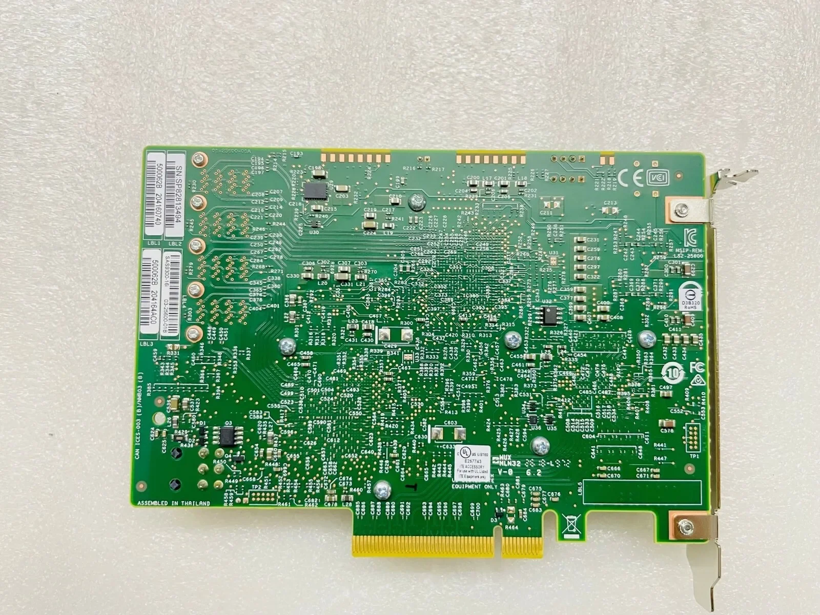 LSI SAS 9300-16I 12GB/S HBA BUS ADAPTER CARD IT Mode 4*SFF-8643 SATA Cable
