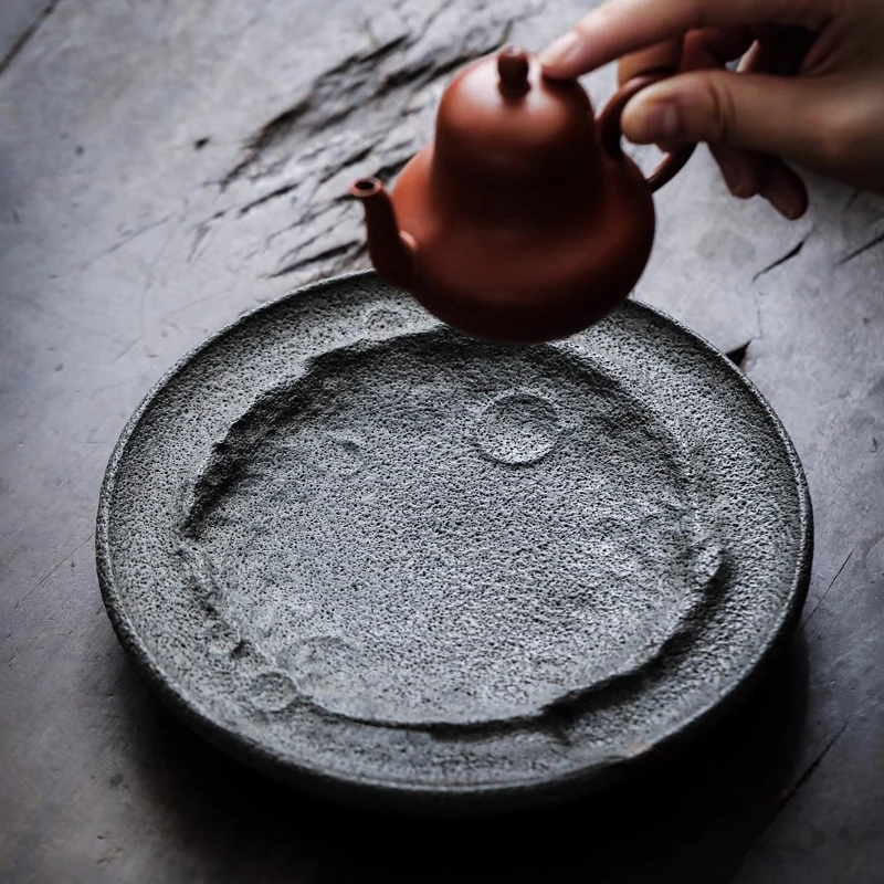 plateau-a-the-en-pierre-sculpte-a-la-main-cratere-lunaire-basalte-theiere-zen-soucoupe-assiette-de-ceremonie-du-the-decorative-d'inspiration-de-lune-pour-la-maison