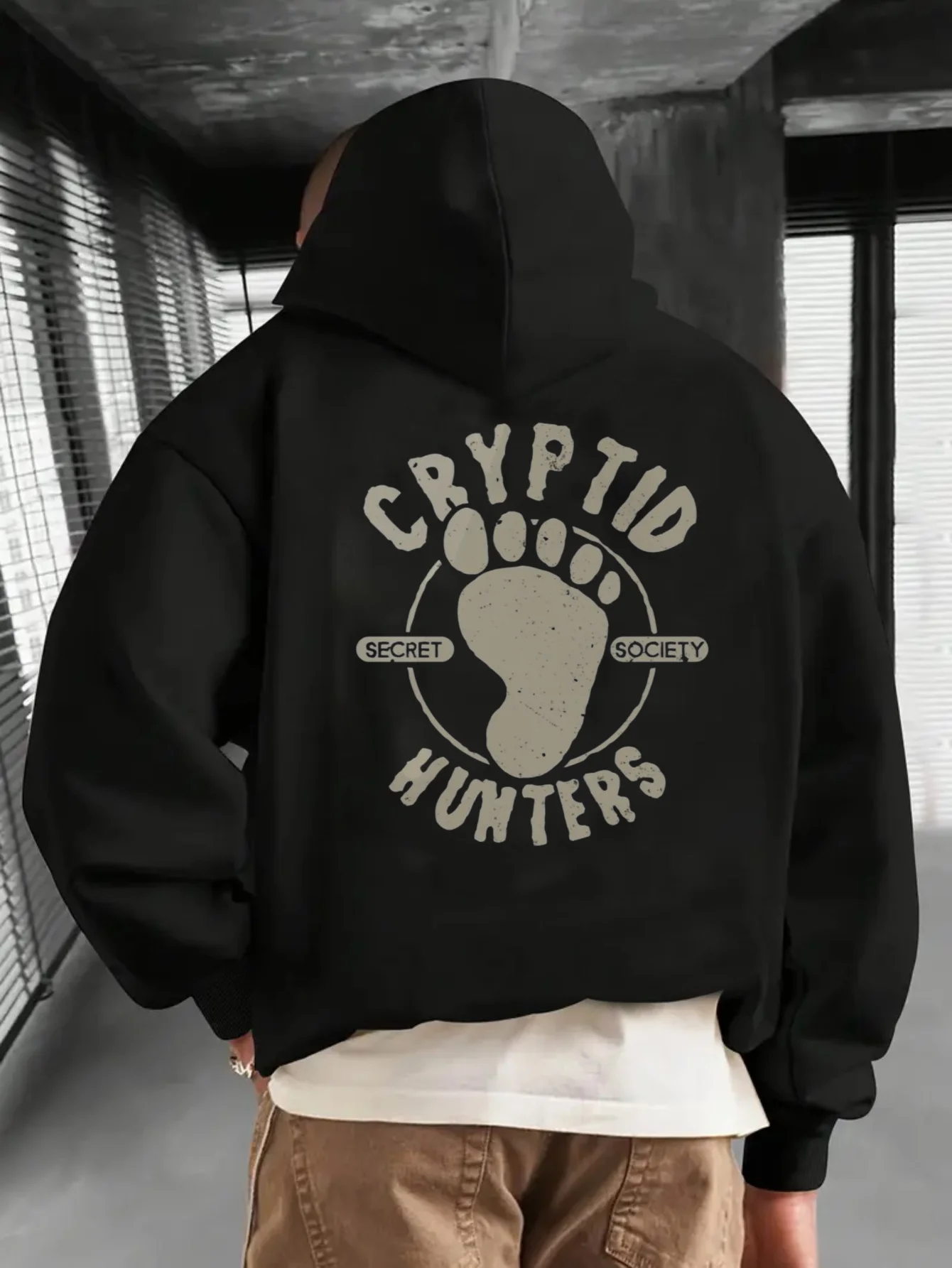 

Mysterious Creature Hunter Footprint Print Casual Outdoor Activities,,Back Printed Patterns, Men Hoodies