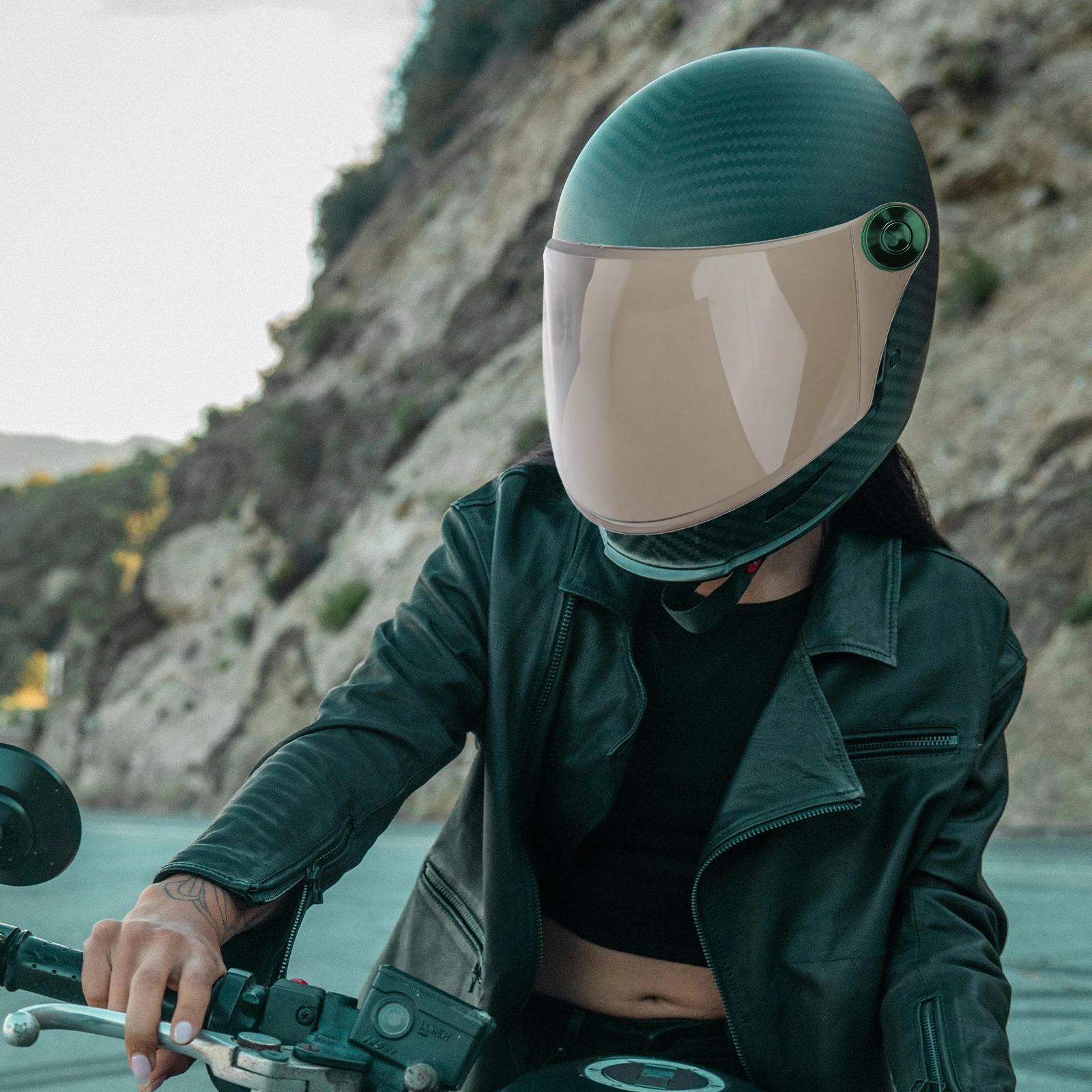 Motorcycles Visor Replacement Full Face Shield Clear Windproof Scratch Resistant Lens Universal for Motorcycles