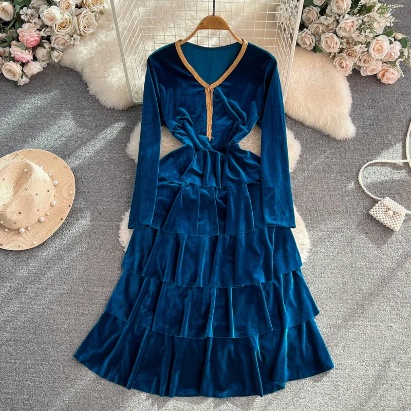 

Women's Velvet Dress Fall Winter Elegant Temperament V-Neck Tassel Mid-Length Layered A-Line Dresses Prom Gown