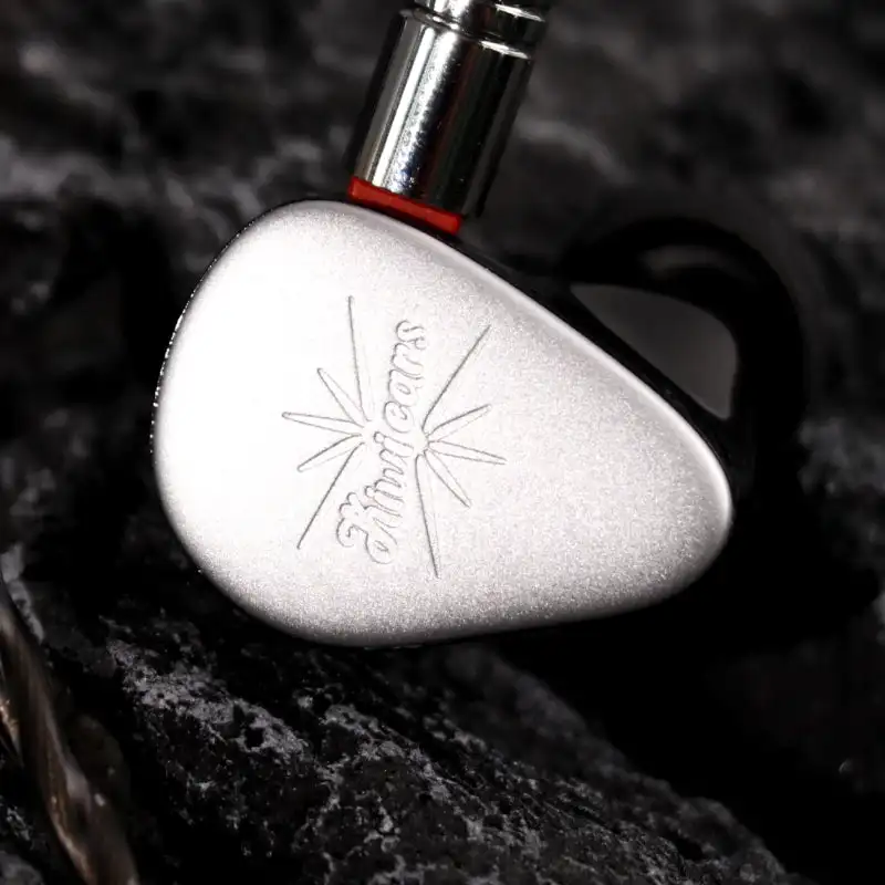 Vorbestellung: Kiwi Ears Quintet 1DD + 2BA + 1 Planar + 1 PZT In-Ear-Monitor mit austauschbarem 2-poligem Kabel und ausgewogener Klangsignatur. – Detail 6