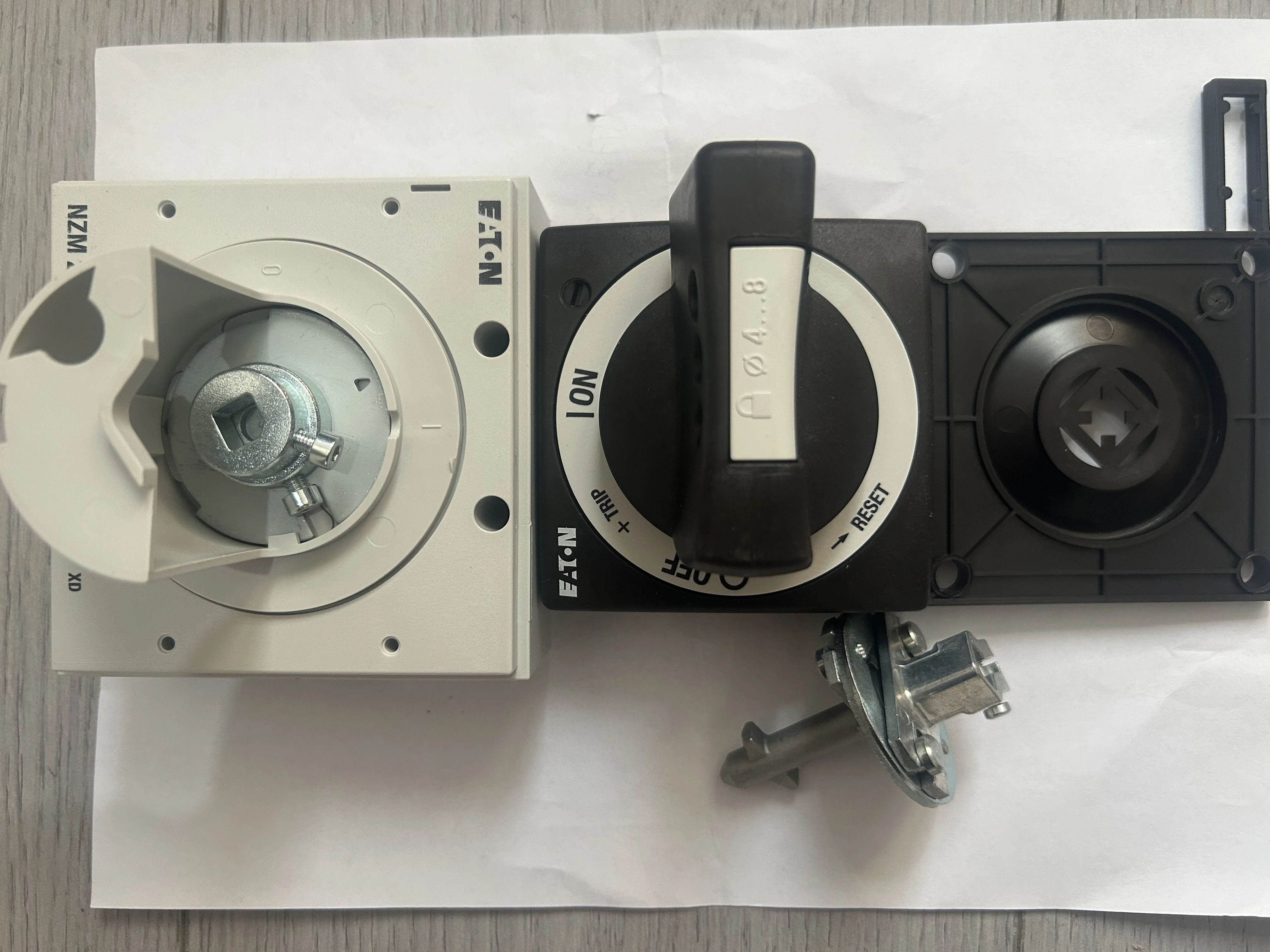 260168 NZM2-XTVD  new model NZM2-XTVD-AS Door coupling rotary handle, lockable, size 2