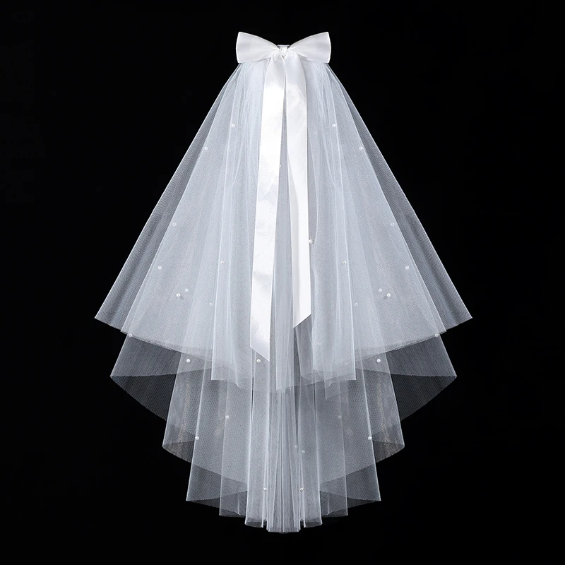 Elegant white minimalist bridal veil, suitable for women's weddings with a waist length veil (excluding model earrings)