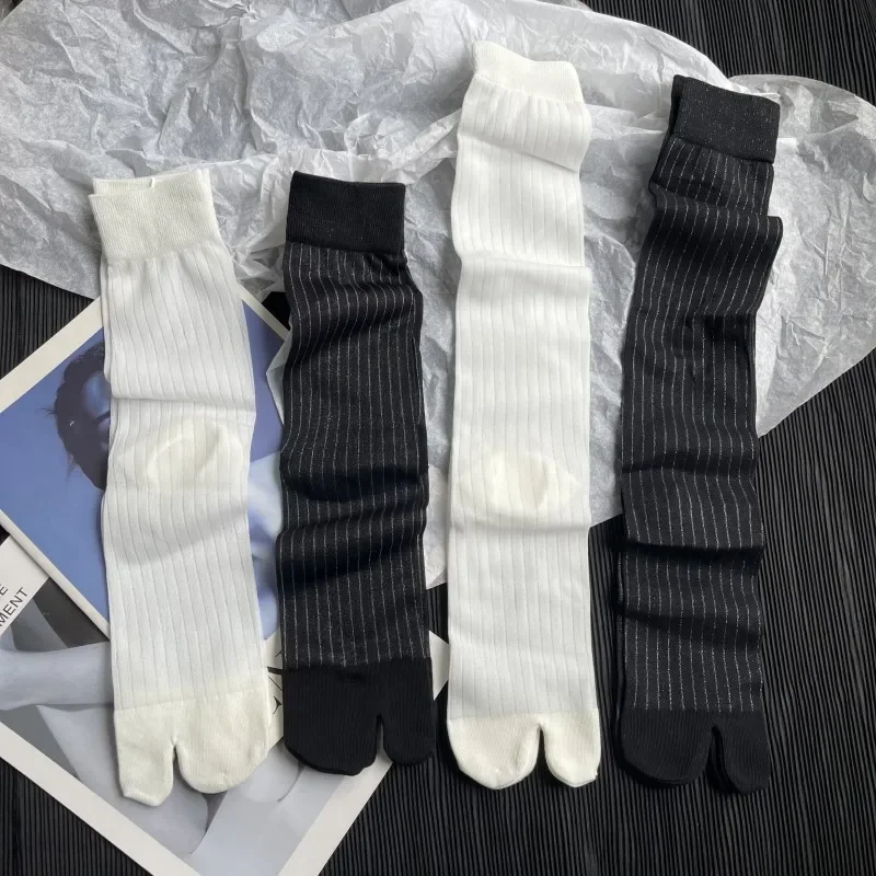 

High Quality Comfortable Summer Ultra-Thin Split Toe Woman Cotton Socks Golden Silk Stripe Two-Toed Japanese Harajuku Tabi Sox