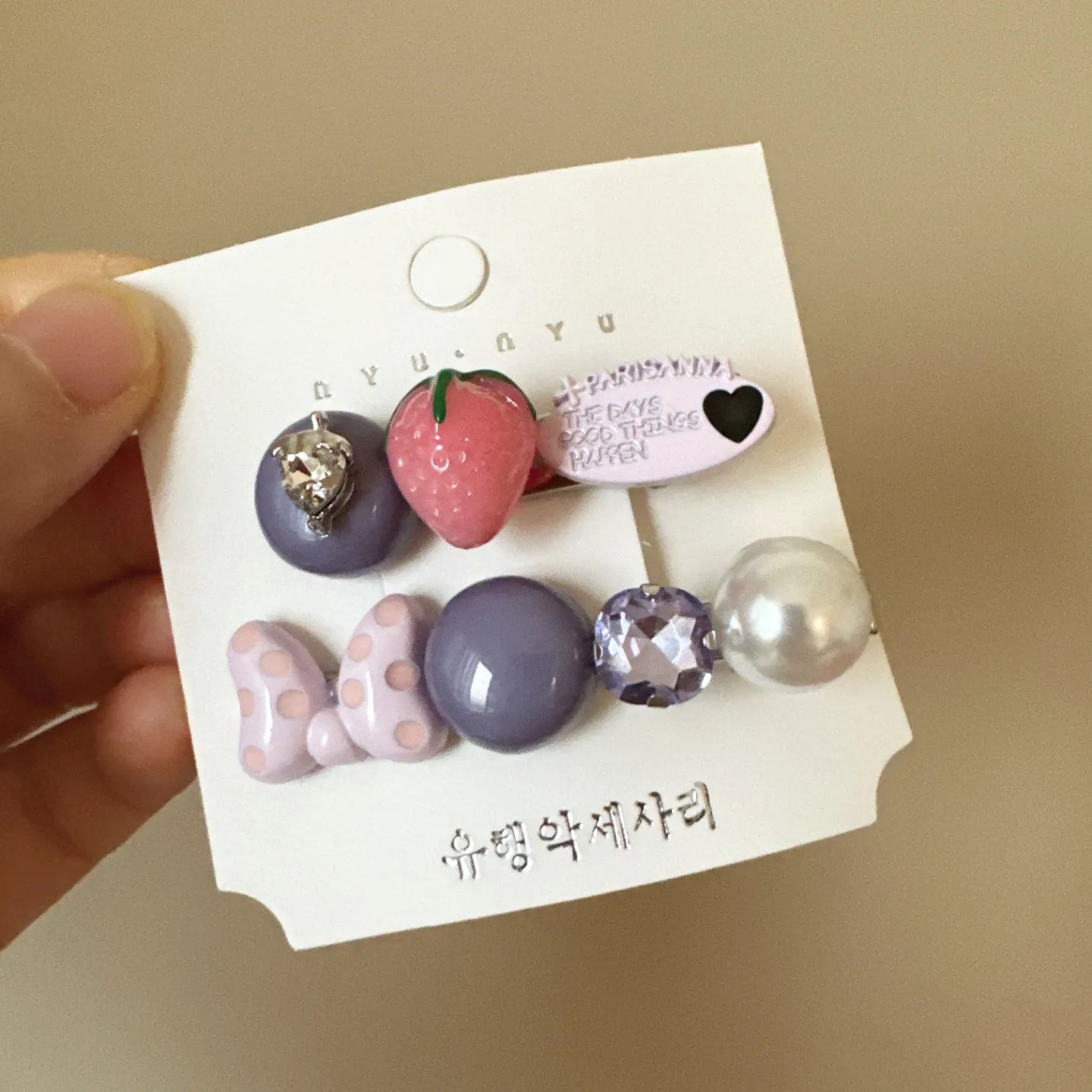 

2 pcs Cute Strawberry Bow Hair Barrette For Bangs And Flyaway Forehead Side Clip Premium Resin Lightweight Daily Wear