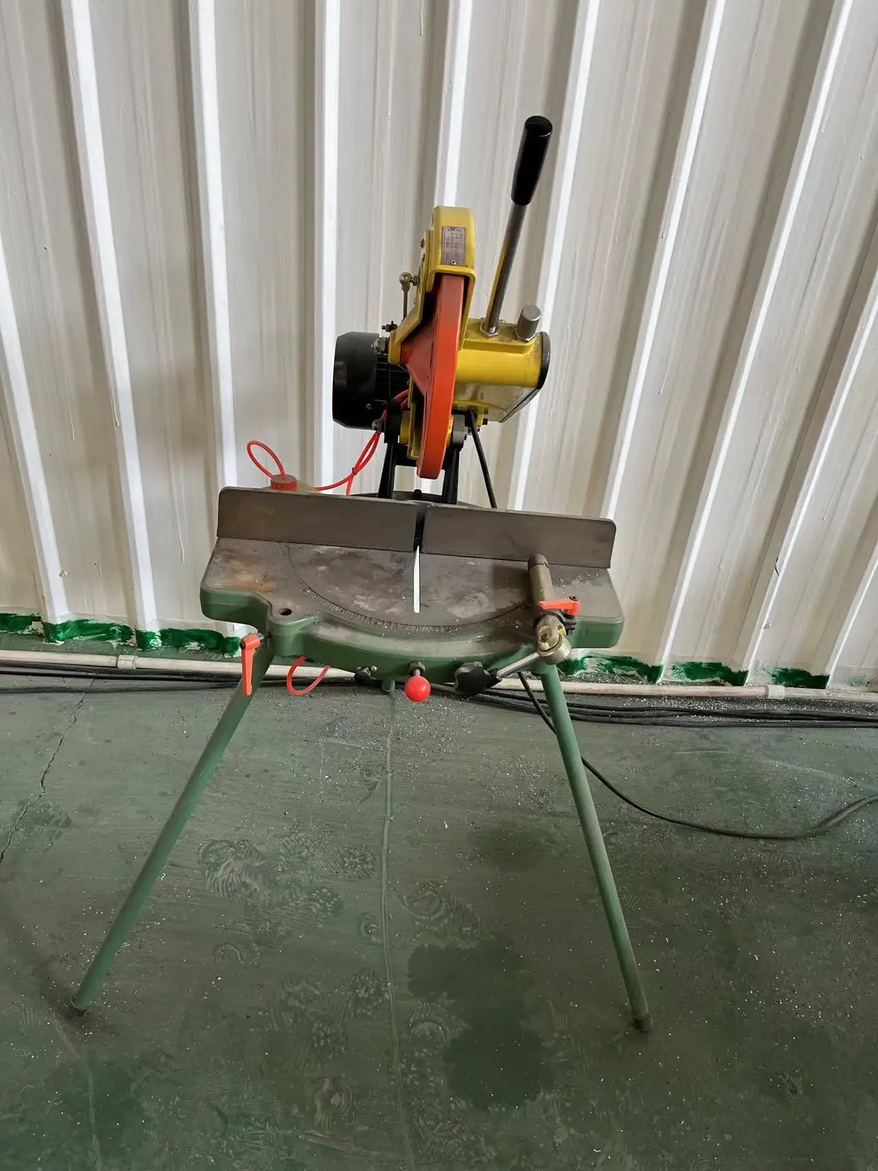 Supply Aluminum Single Head Cutting Saw Door and Window Manual Cutting Machine Manual Rotary Cutting Machine