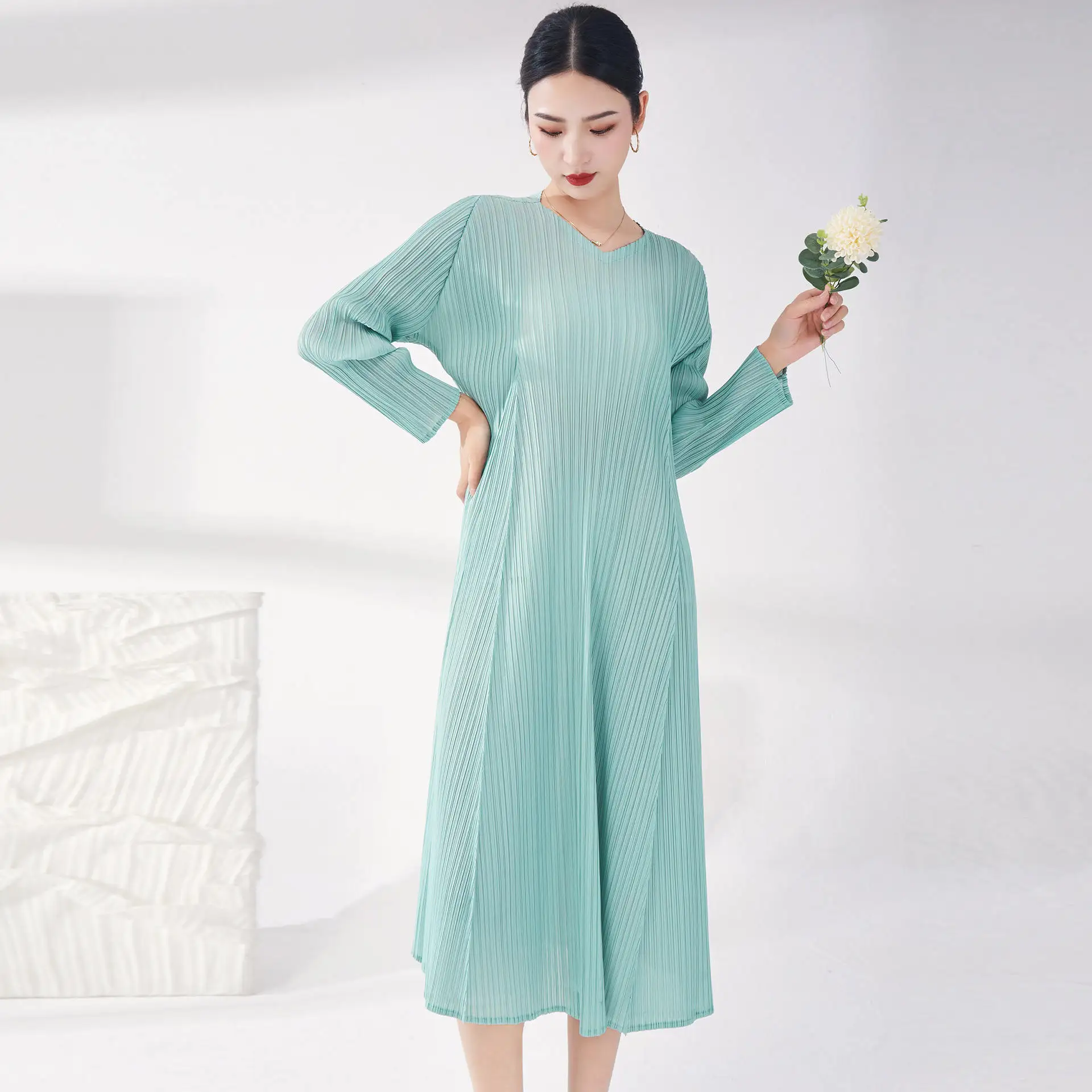 

Miyake Factory High Quality Ladies Summer Loose Long Sleeve Dress Fabric Woven V Neck Fashion Casual Style