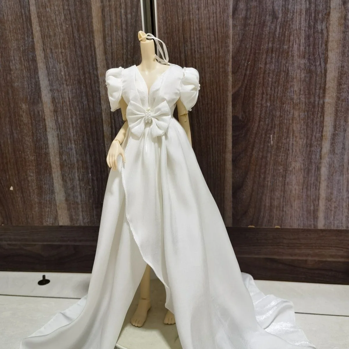 1/4 BJD Doll Skirt High-End Evening Dress, Bow Sleeve Design Long Style Tailing White Dress Free Shipping