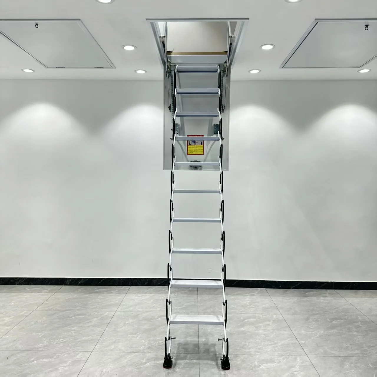 ！@Aluminum Attic Retractable Ladder: Foldable, Concealed Staircase Made of High-Strength Aluminum AlloyIdeal for Homes and Villa