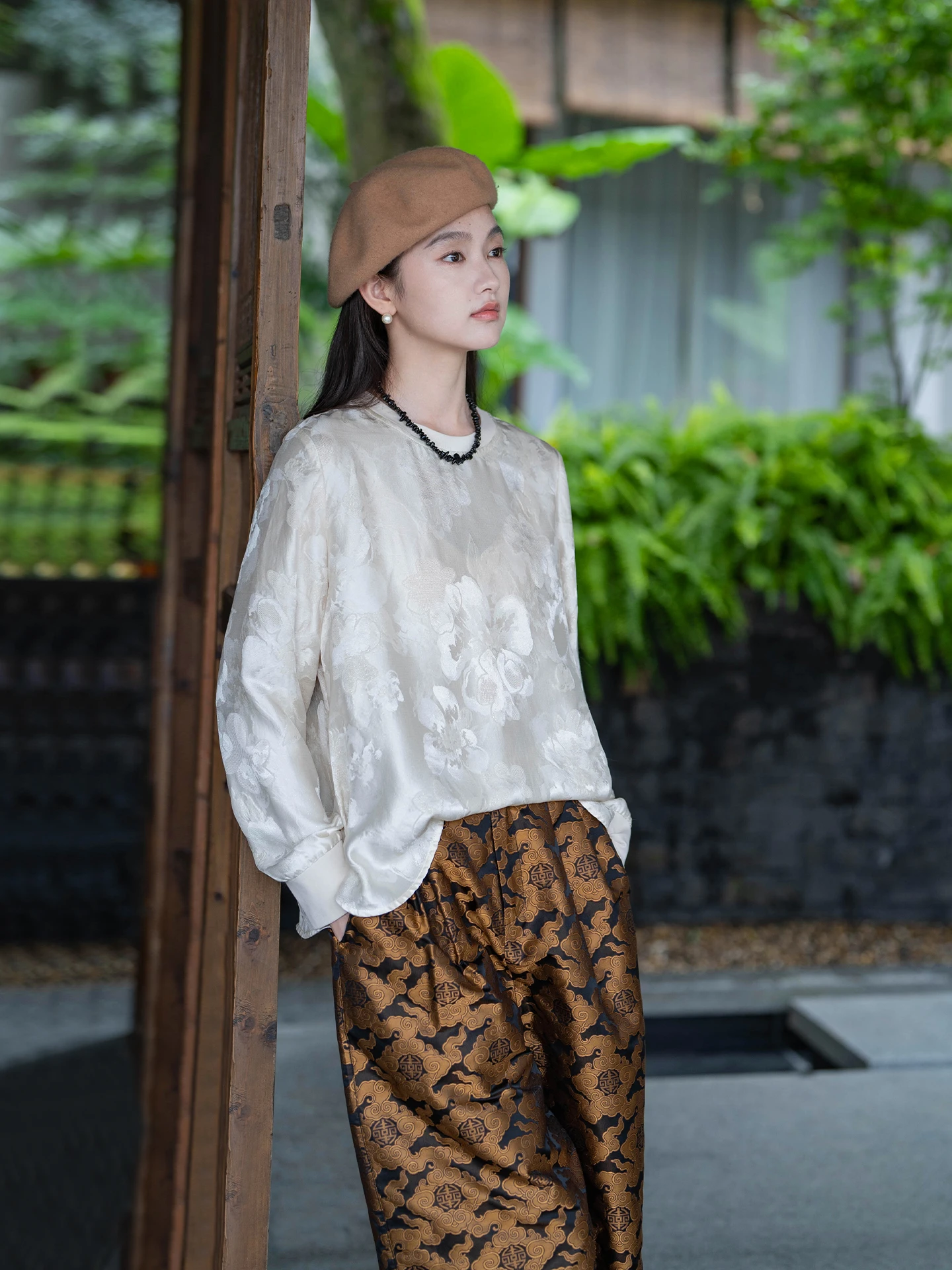 

Китайское шелковое кимоно-топ оригинального дизайна с растительным окрашиванием, длинными рукавами, круглым вырезом, стандартного кроя, верхняя одежда