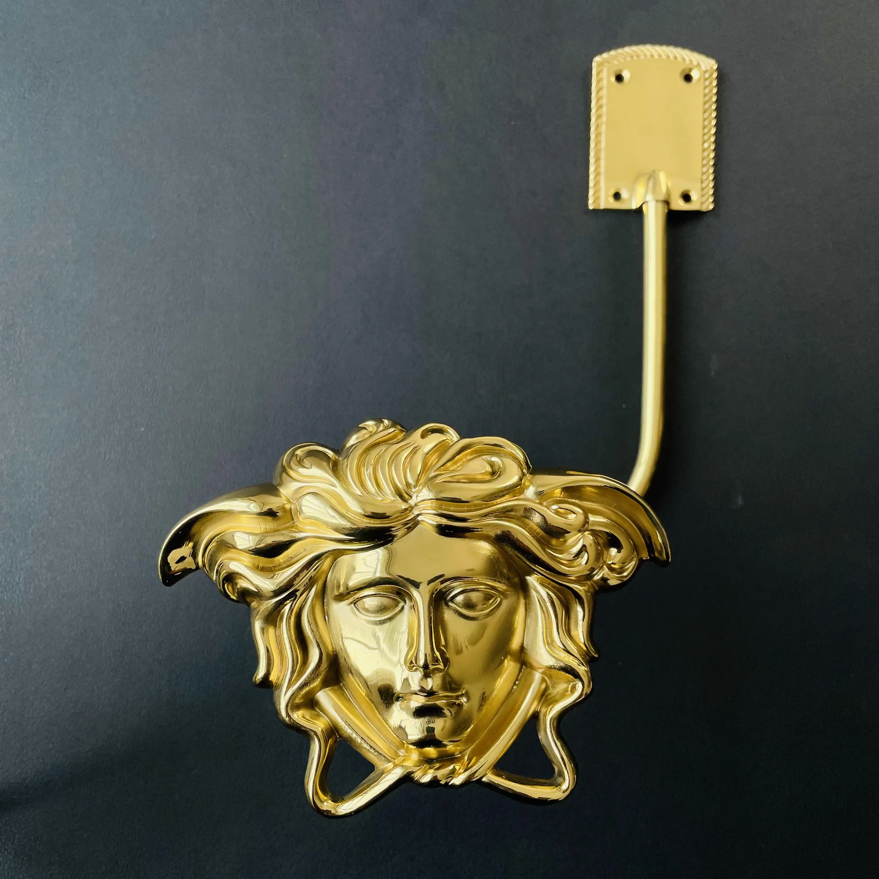 Настенный металлический крючок для штор с фиксированной шторой - H15 (латунь ручной работы)