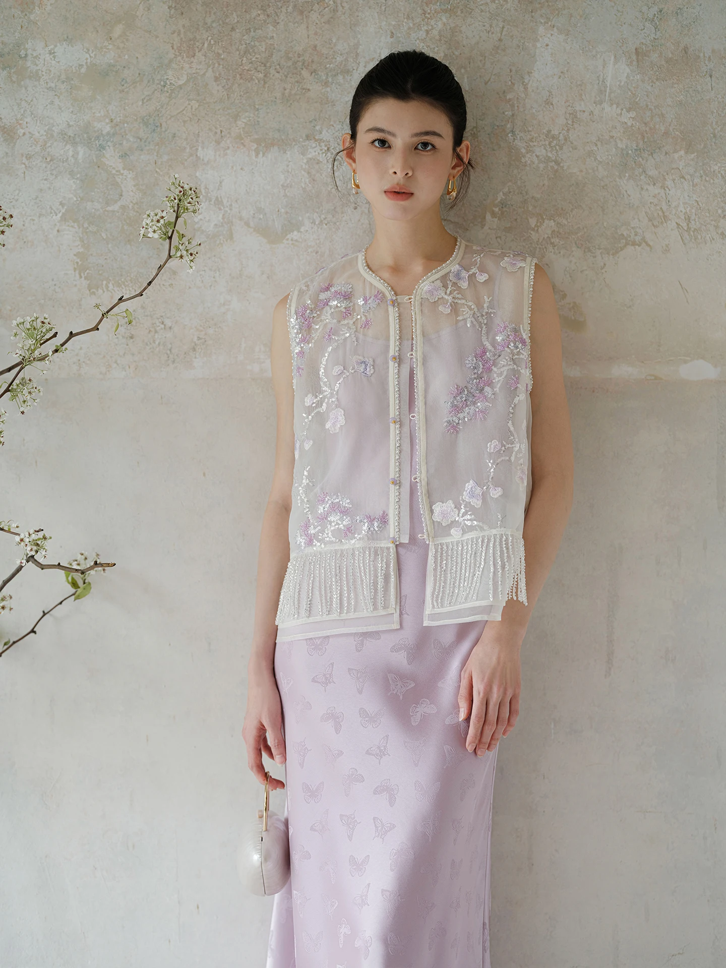 

Женский летний тонкий жилет с вышивкой в китайском стиле, модный топ в национальном стиле, с круглым вырезом, на одной пуговице