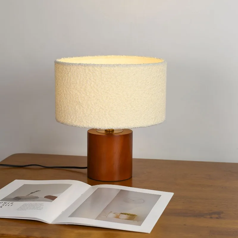 خمر مصابيح طاولة خشبية فندق غرفة نوم غرفة المعيشة الإقامة المنزلية دراسة النسيج عاكس الضوء LED جو إبداعي أضواء مكتب السرير