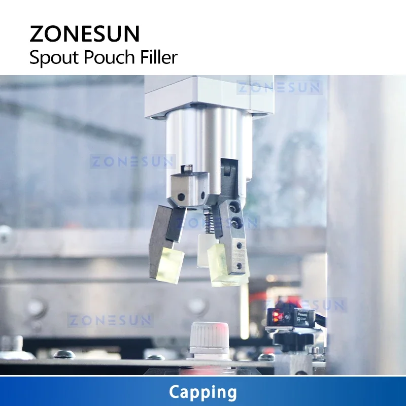 ZONESUN Uitloopzakje Zuigerpomp Vloeistofvulmachine Vulmiddel Capper Monoblock Doypack Roterende verpakkingsapparatuur ZS-AFC12