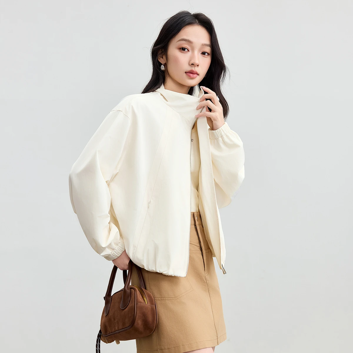 SENTUBILA سترة نسائية عادية كم طويل 2025 الخريف مكتب سيدة زمم ملابس خارجية الوقوف الرقبة جيب معاطف الإناث W53WB3537