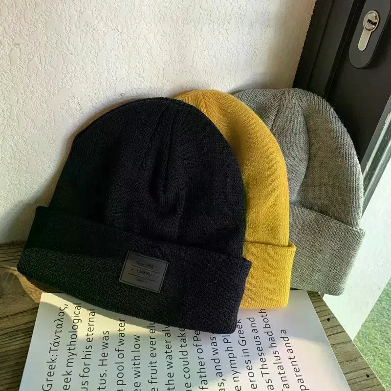 قبعات الشتاء للجنسين بيني محبوك الصلبة لطيف قبعة سيدة الخريف الإناث قبعة قبعات دفئا بونيه الرجال قبعة عادية