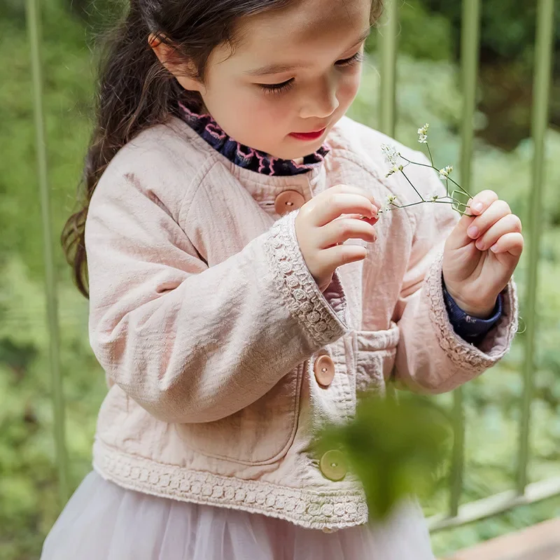 

2025 Autumn Korean Children and Girls Girls Lace Edge Casual Solid Color Shoulder Sleeve Short Jacket